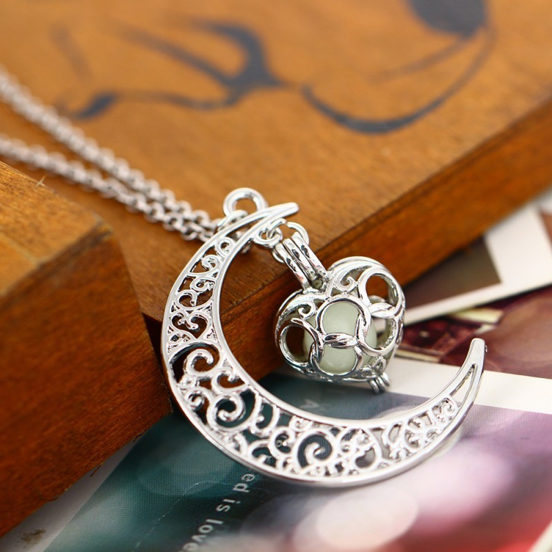 Glowing Pendant Necklaces Silver Plated Chain Necklaces